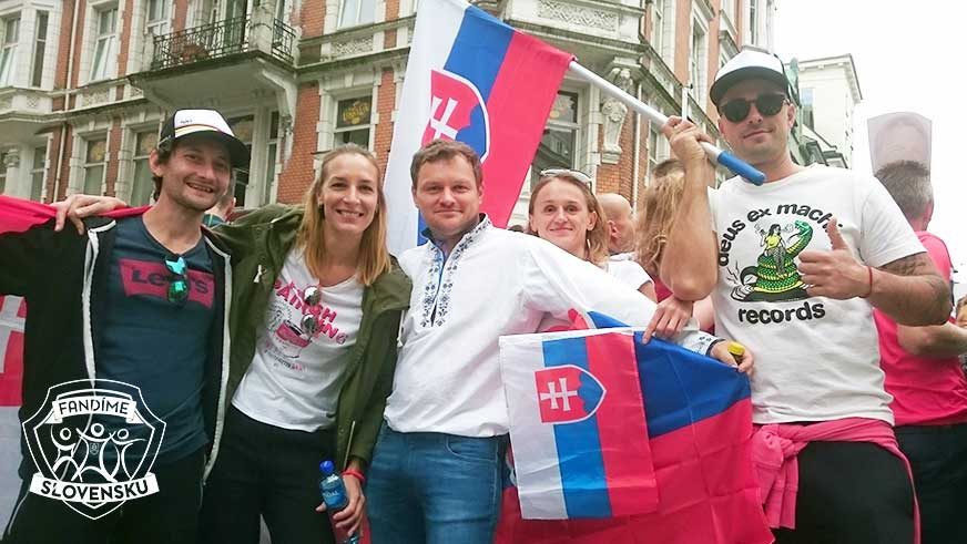 Fanúšikovia so slovenskou vlajkou v Londýne